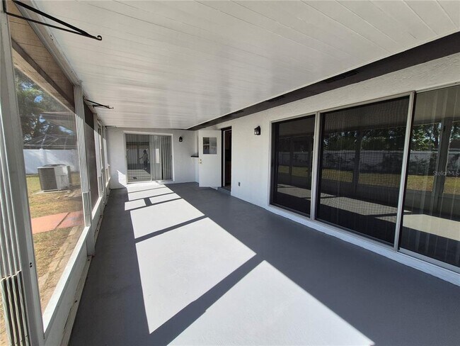 Building Photo - 2924 Ripplewood Dr