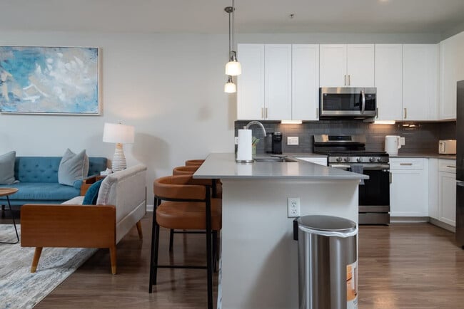 Building Photo - 360 Foley St