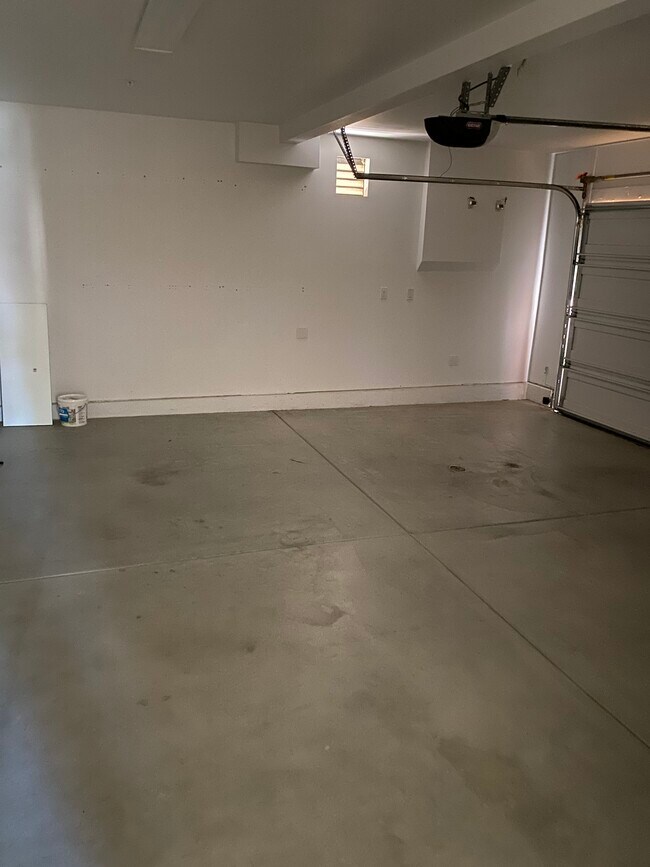 Building Photo - Woodmont