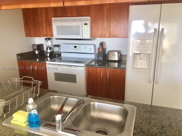 Building Photo - 1200 Brickell Bay Dr