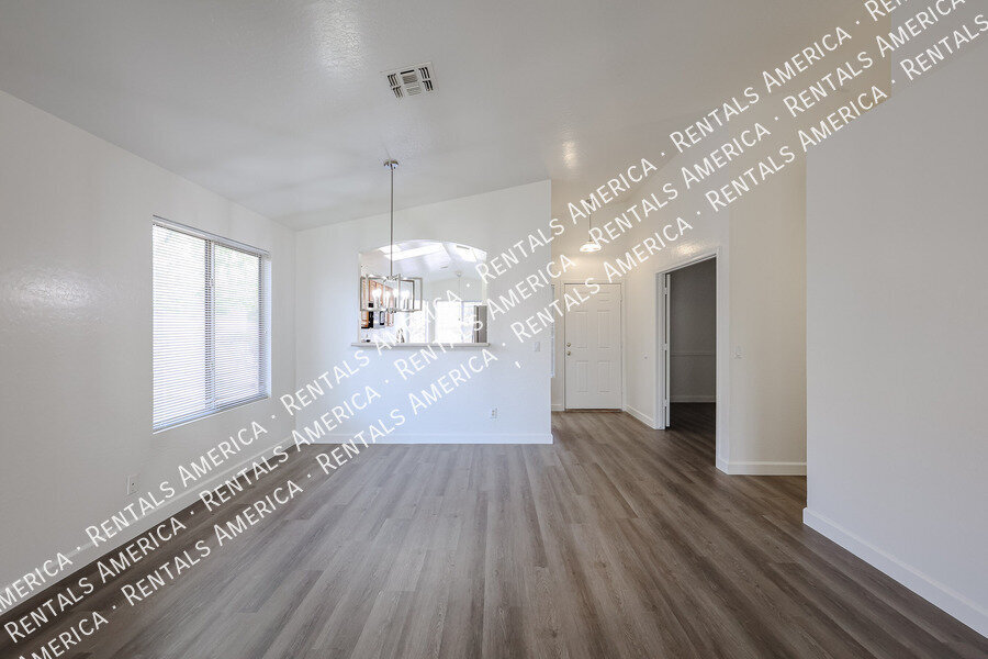 Building Photo - 10845 E Dragoon Ave