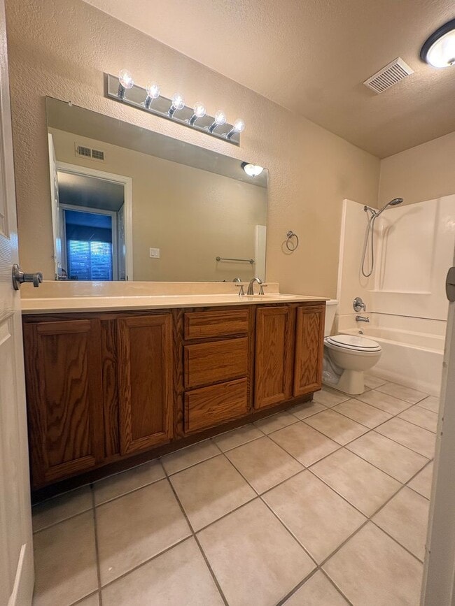 Building Photo - Villa Borgata Condo Available for Lease