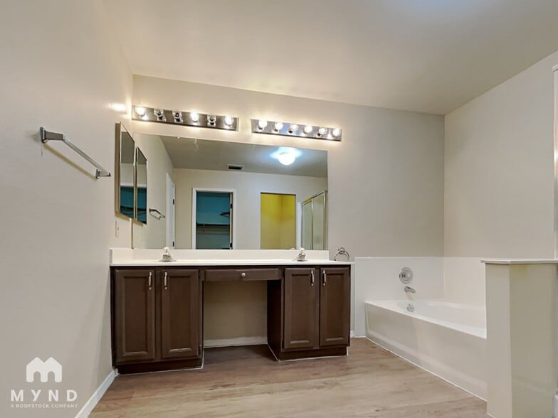 Building Photo - 8161 N Midnight Way