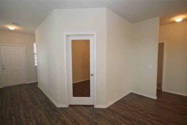 Building Photo - 4415 Iron Horse Dr