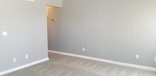 Building Photo - 4706 Cessna Ave