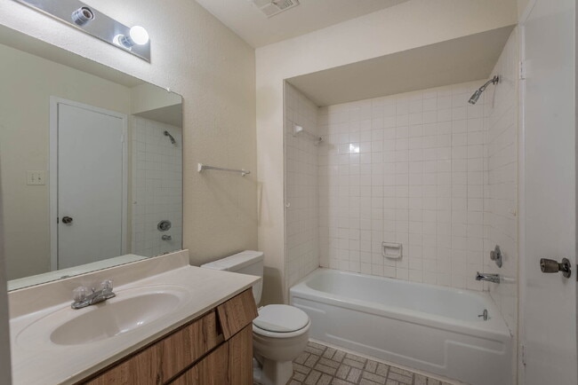 Building Photo - 16111 ASPENGLEN DR #206 - Beautiful 2 Bedroom, 2 Bath with Pool View!