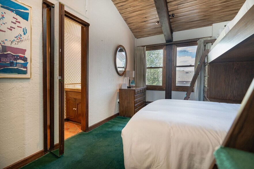 Building Photo - 70 Gallun Ln