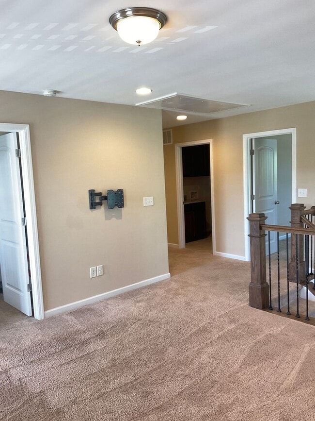 Building Photo - Immaculate 3-Bedroom Home with Loft, Two-C...