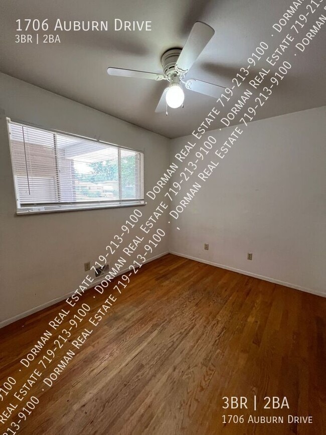 Building Photo - 1706 Auburn Dr