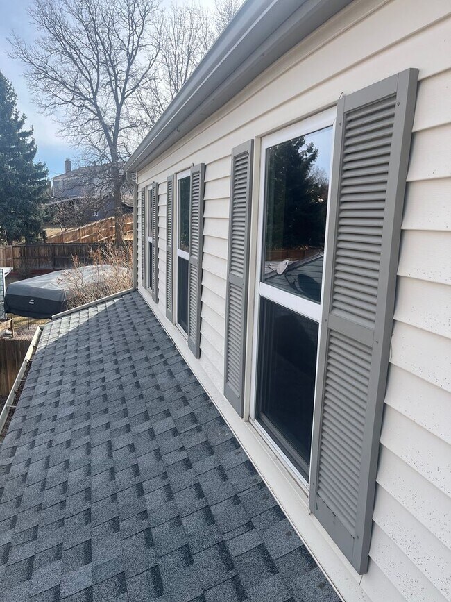 Building Photo - 16456 E Kentucky Ave