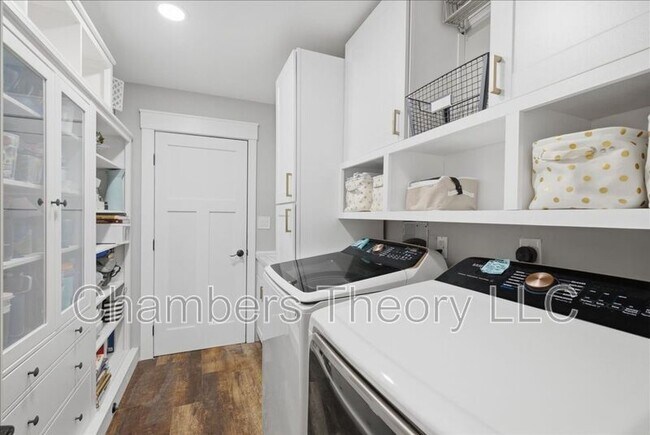 Building Photo - 14410 Otis Ct