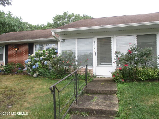 Primary Photo - 496 A Thornbury Ct-496