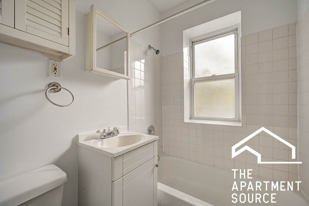 Building Photo - 3001 N Whipple St