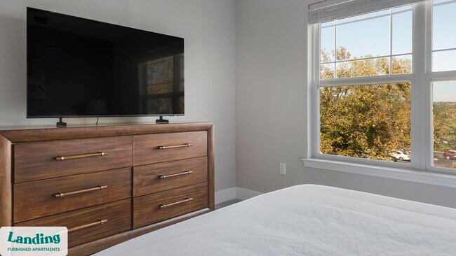 Building Photo - 400 Legends Terrace Dr