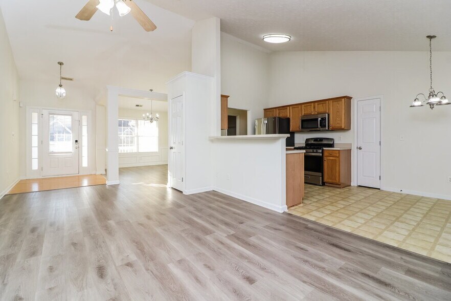 Building Photo - 215 Overlook Dr