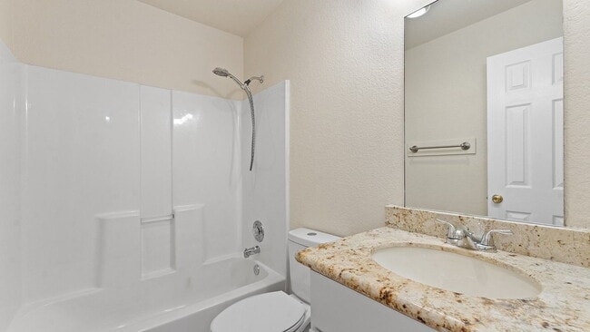 Building Photo - "Homey 3-Bed Home with Granite Finishes in Fayetteville – Your Perfect Retreat Awaits!"