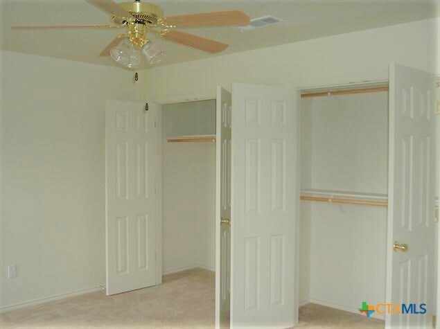 Building Photo - 319 Janelle Dr