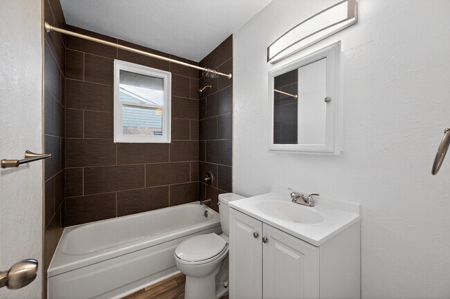 Building Photo - 26 Newland Ct