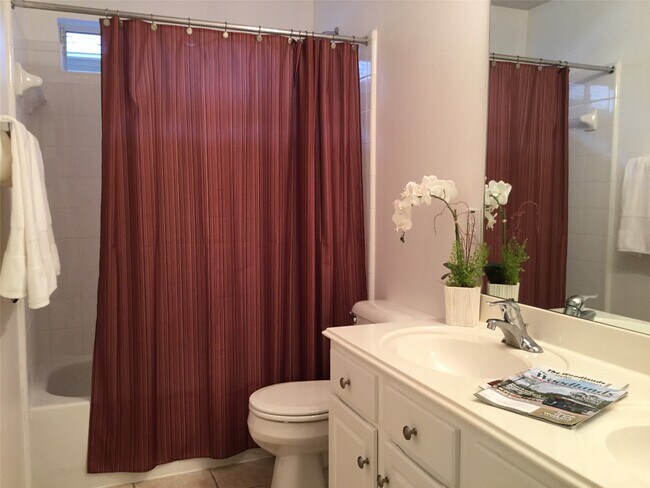 Building Photo - 114 N Queenscliff Cir