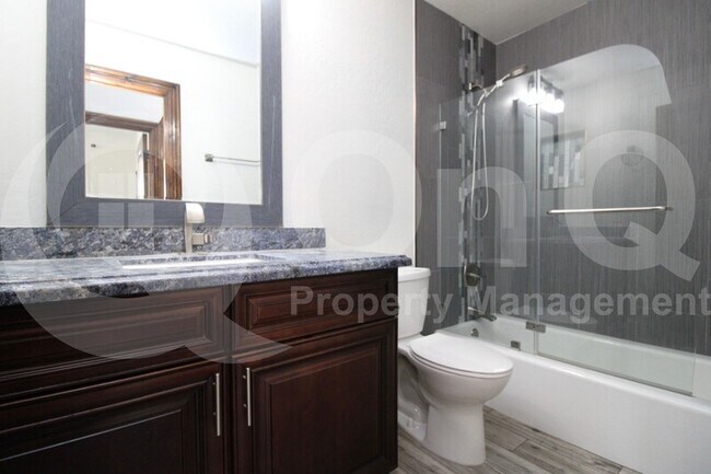 Building Photo - 563 E Krista Way