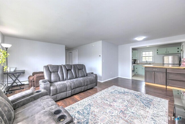 Building Photo - 1254 Farmington Ave