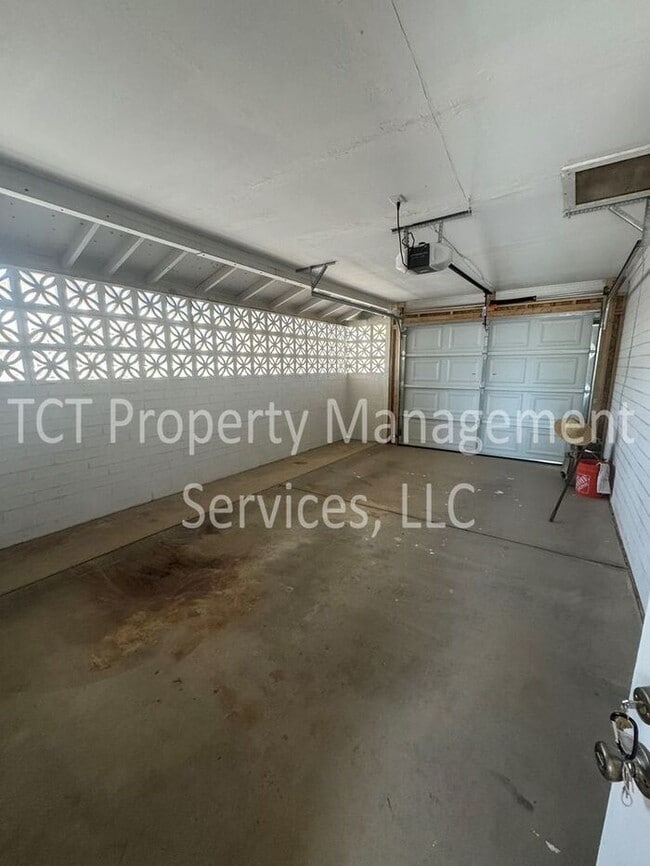 Building Photo - Sun City Home on Large Cul-de-sac lot