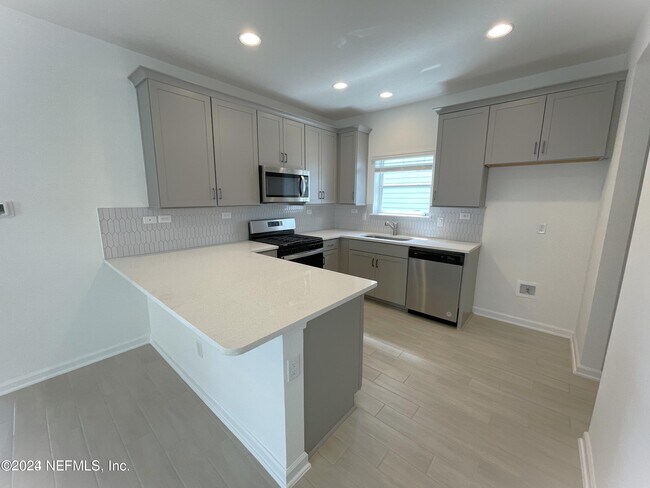 Building Photo - 139 Torres Trce