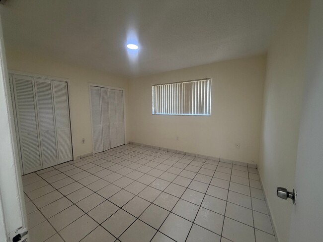Building Photo - 3821 SW 89th Ct