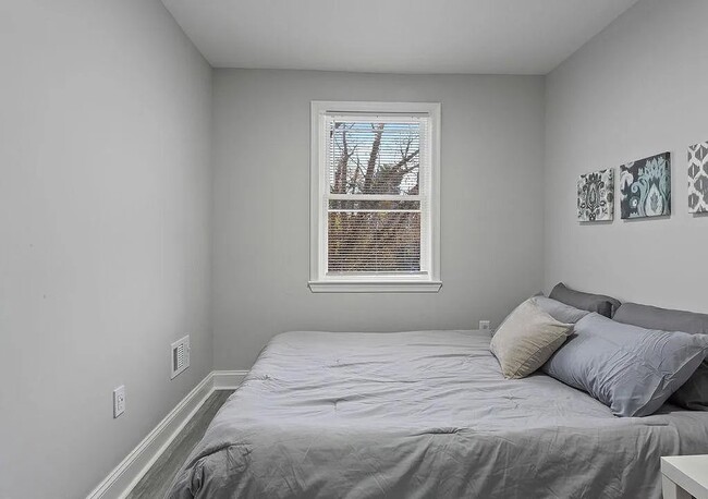 Building Photo - 5716 Leith Walk