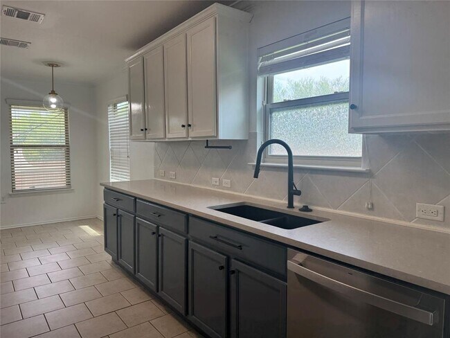 Building Photo - 6809 Crestone Rd