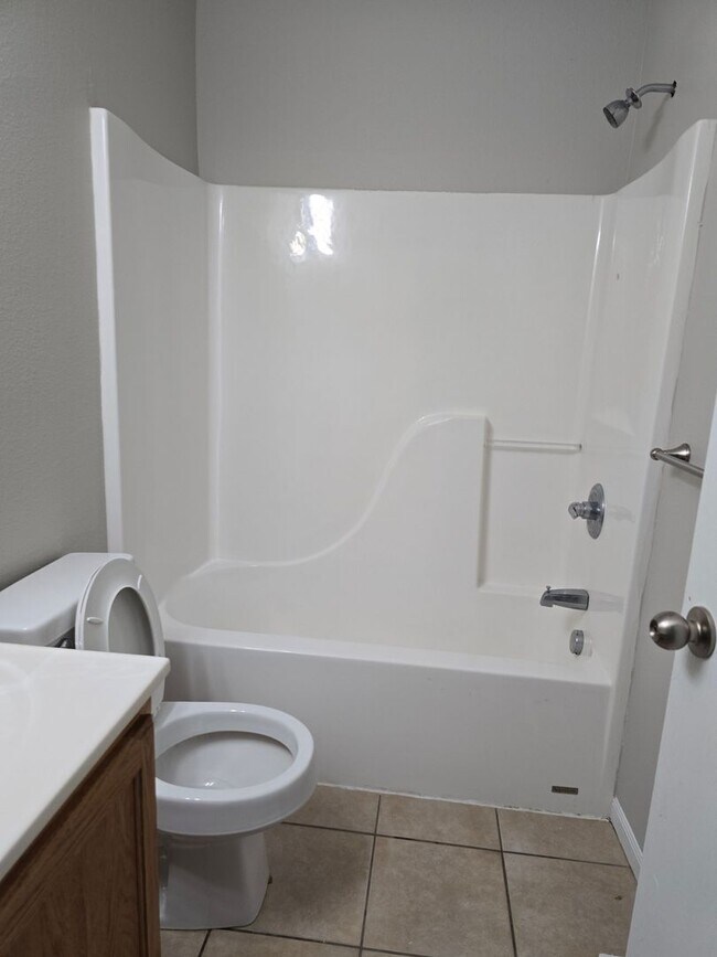 Building Photo - 1505-1507 Greensboro Dr