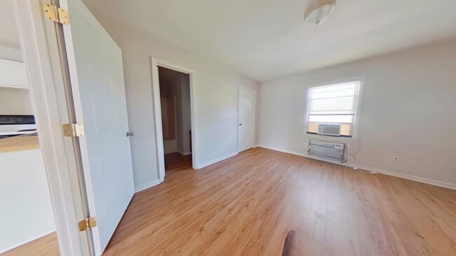 Building Photo - 1653 Dane St