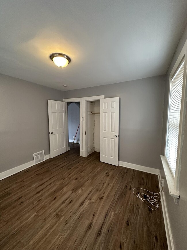 Building Photo - 8303 Braddock Dr