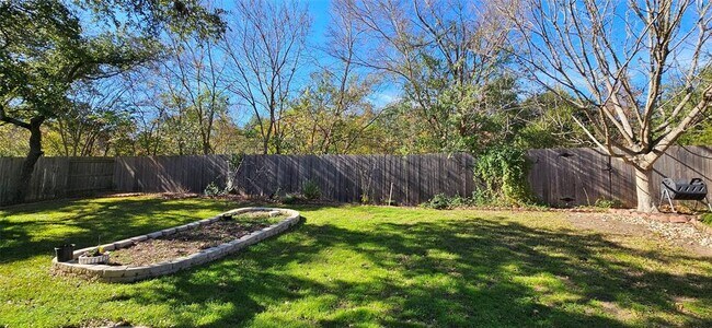 Building Photo - 9540 Aire Libre Dr
