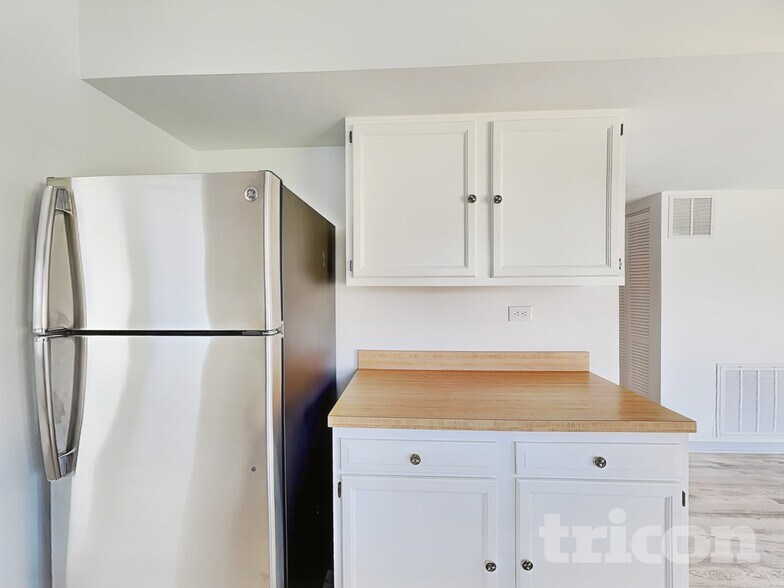 Building Photo - 1419 Farrington Ln