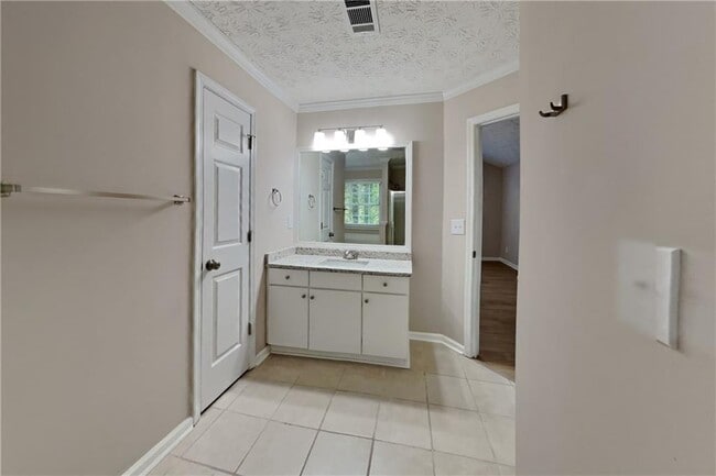 Building Photo - 2929 Sentinel Cir