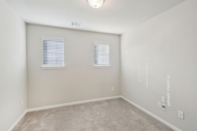 Building Photo - 17722 Hanson Ridge Dr
