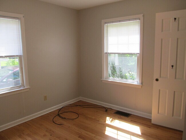 Building Photo - Quaint Cape Cod in Kalamazoo