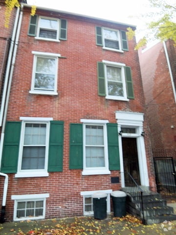 Building Photo - 517 N West St