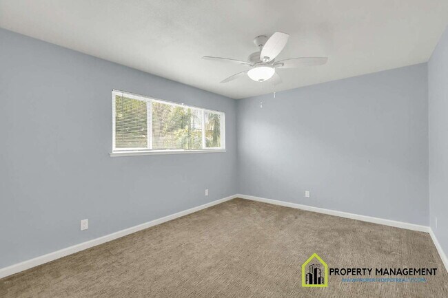 Building Photo - Charming 3-Bed Oasis with 2 Full Baths in Sacramento's Serene Pocket Neighborhood
