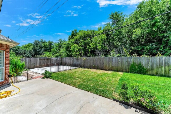 Building Photo - 20419 Cajon Canyon Ct