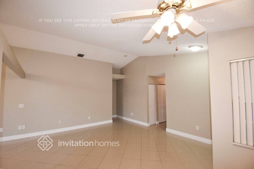 Building Photo - 1544 NW 158th Ave