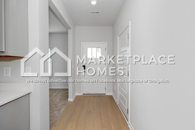 Building Photo - 14773 Mountain Strm Dr