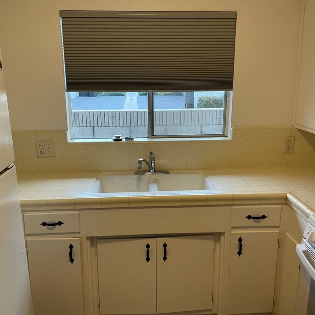 Building Photo - Washington (1004-1008)