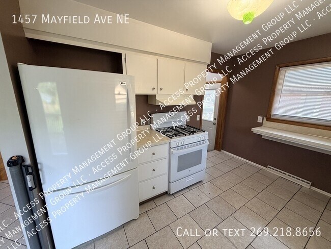 Building Photo - 1457 Mayfield Ave NE