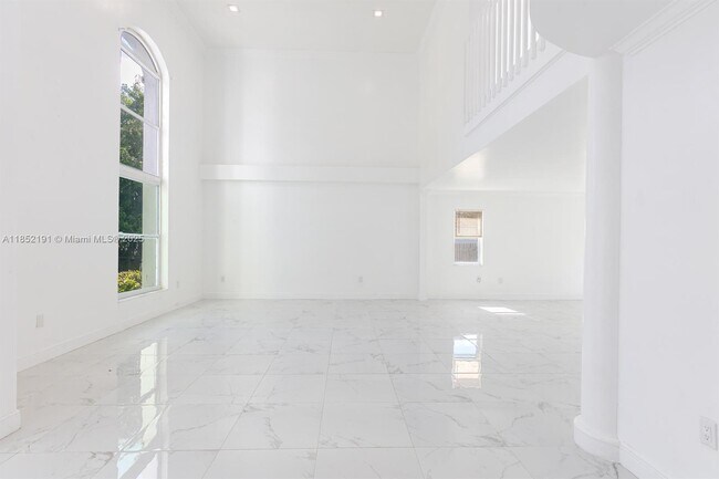 Building Photo - 18400 SW 77th Ct