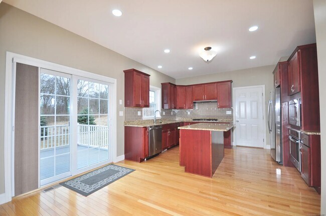 Building Photo - 47 Chaponis Way