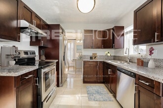Building Photo - 10855 SW 152nd Terrace
