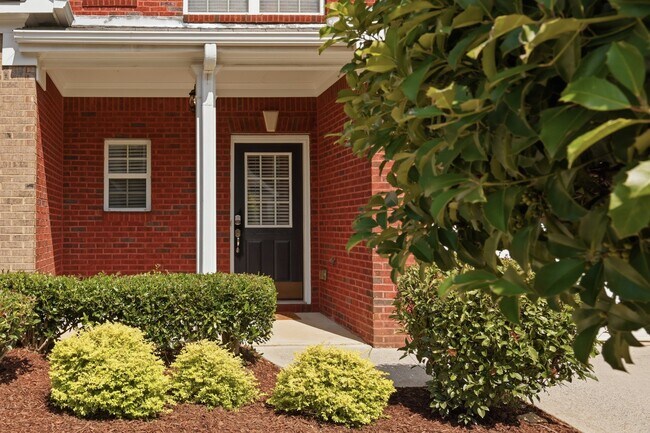 Building Photo - 1813 Willow Branch Ln