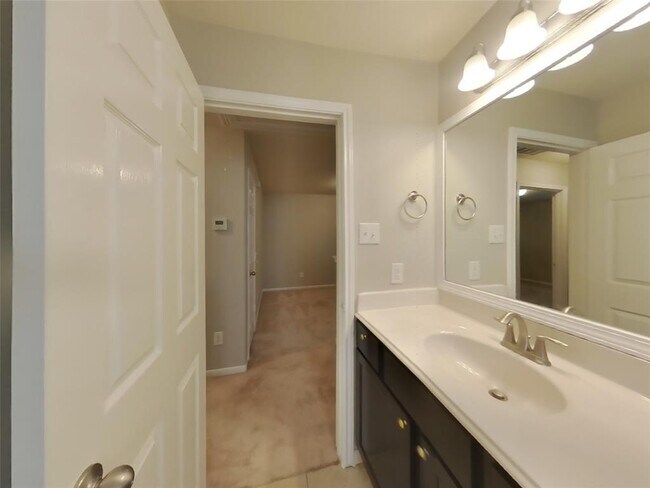 Building Photo - 13406 Holly Vista Dr